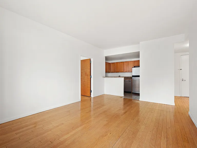 520 W 23rd St #11B — Photo 6