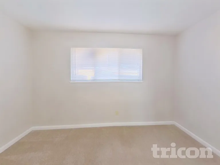 1426 Pearl St — Photo 9