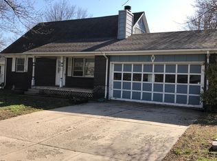 215 E Frontier Dr, Mulvane, KS 67110