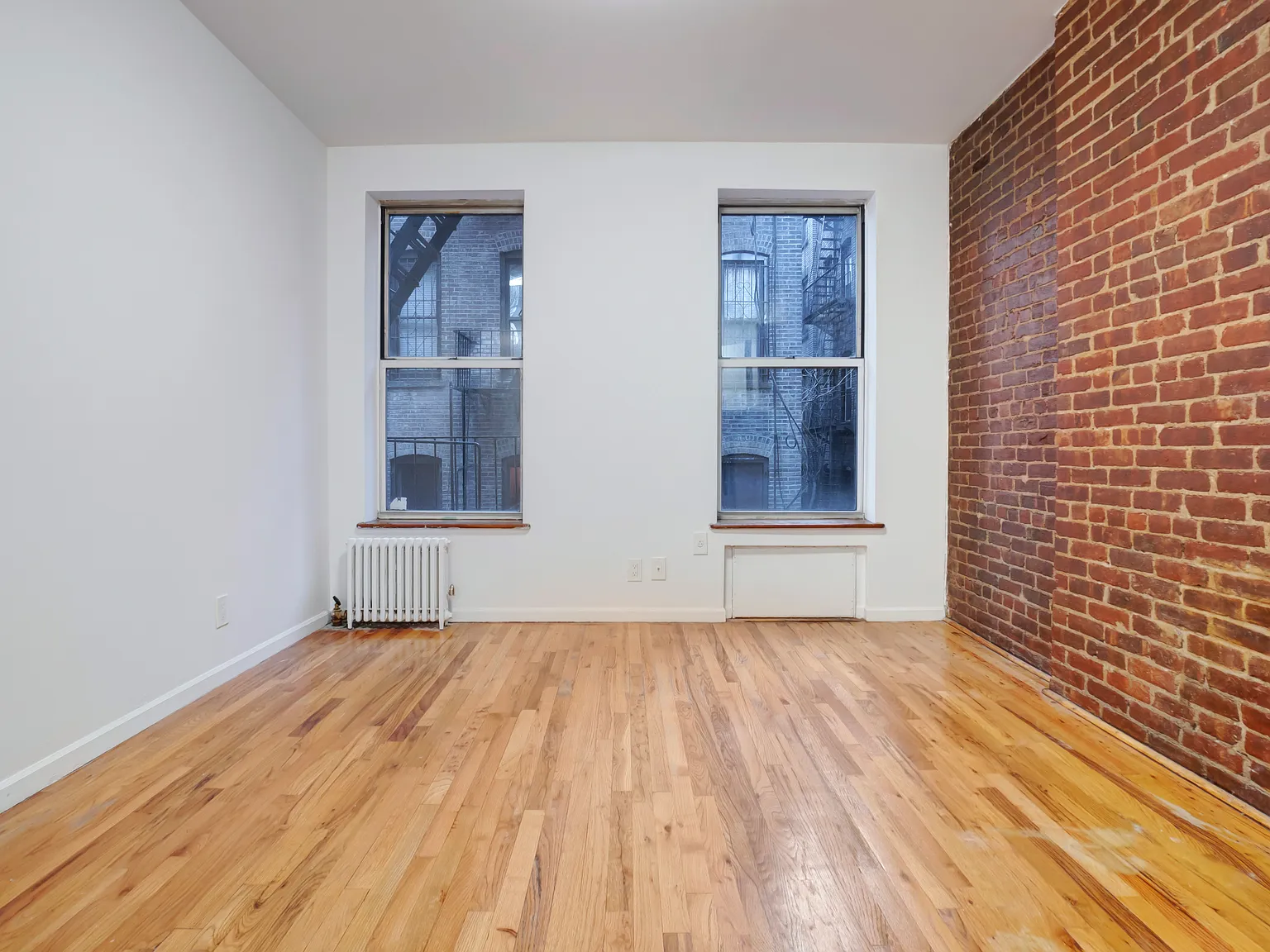 364 West 51st Street — Photo 4