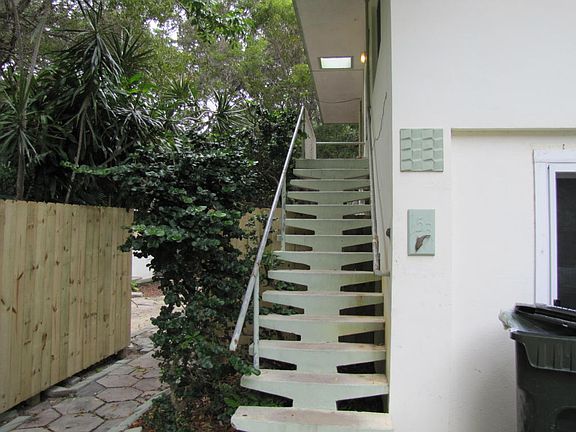 3rd image of 153 Navajo St