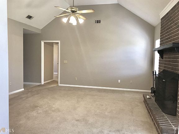 5th image of 303 Fawnwood Ct
