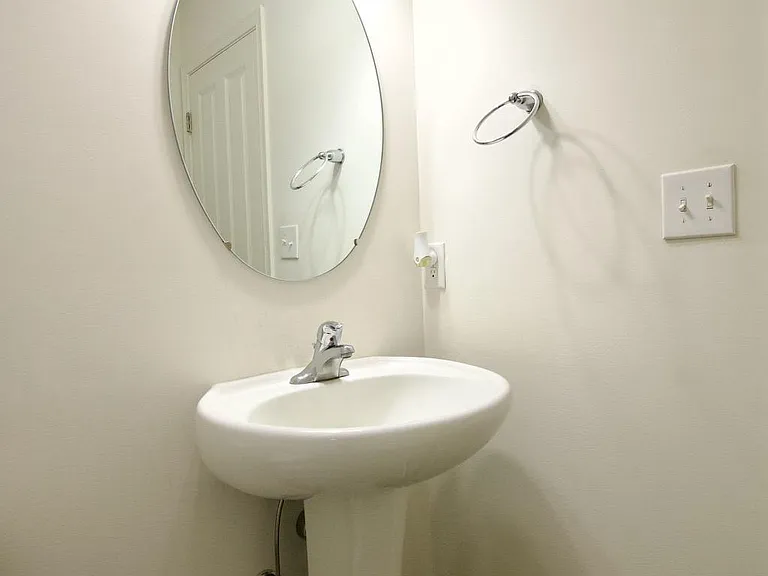633 Keswick Ct — Photo 38