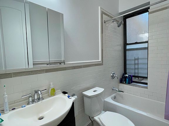 5th image of 80 Fort Washington Ave APT 6