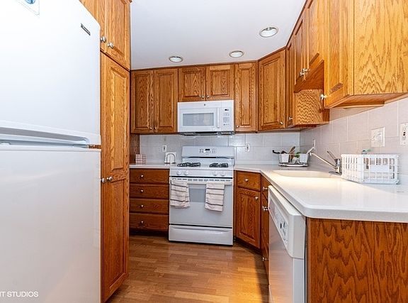 4th image of 8756 S Duffy Ave