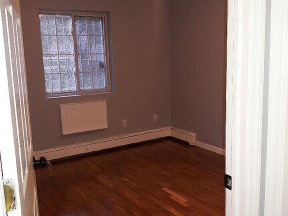 4th image of 2745 Westervelt Ave #1