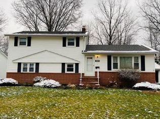 771 Robin Dr, Eastlake, OH 44095