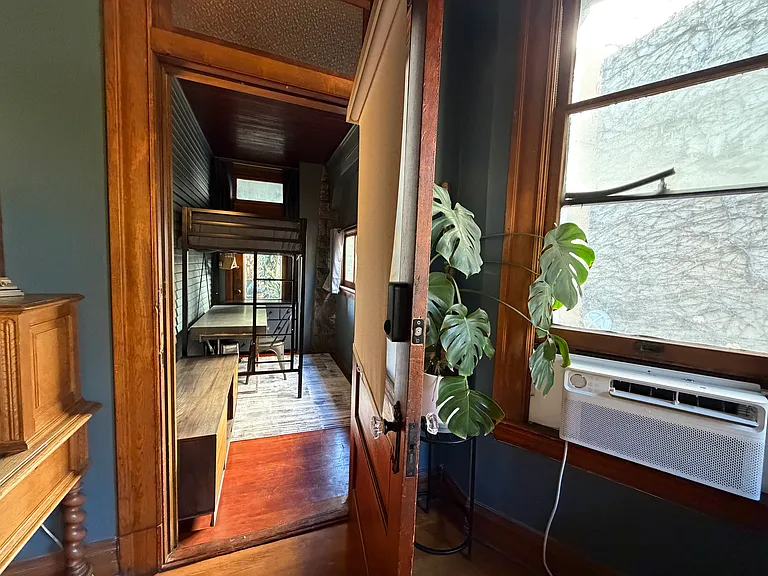 826 S Burlington Ave #6 — Photo 8