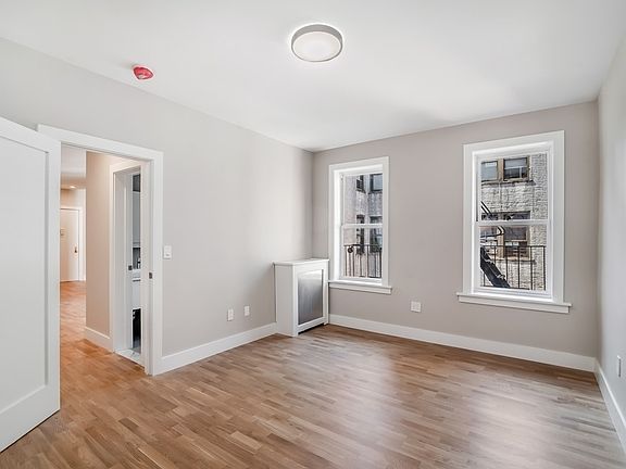 5th image of 58 Linden Blvd APT 5D