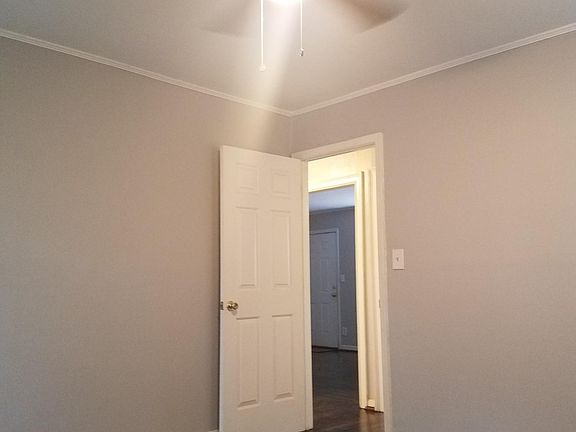 3rd image of 367 McArthur Dr NE #367