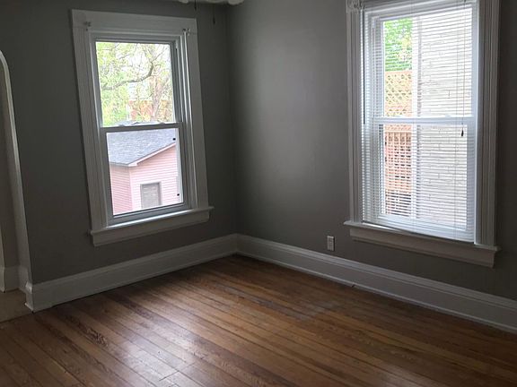 4th image of 3912 Forest Ave #2