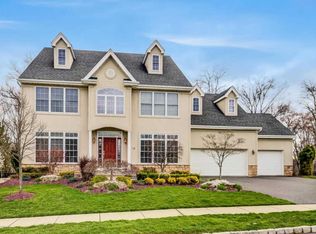 38 Cornwallis Ct, Manalapan, NJ 07726