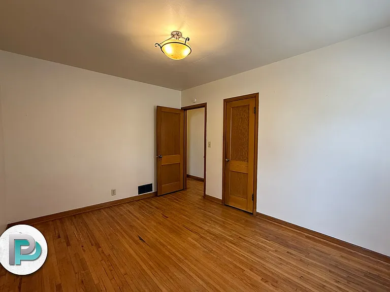 221 2nd St NE #2 — Photo 10
