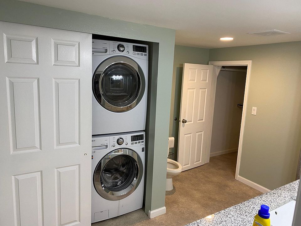 Bathroom / Laundry