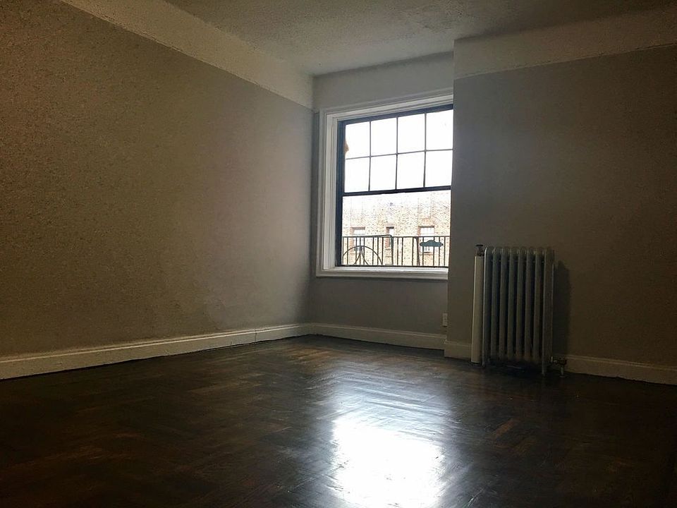 2nd image of 2859 Barker Ave APT V42