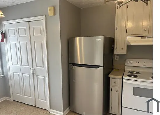 2 bed, 1300 sqft, $1,499 — Photo 2