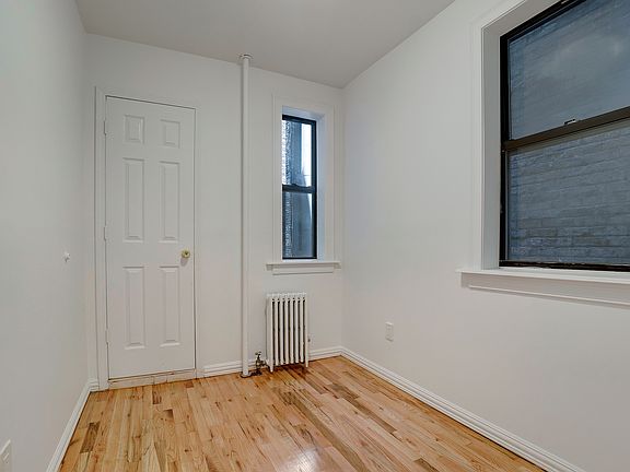 5th image of 209 E 10th St #8B1