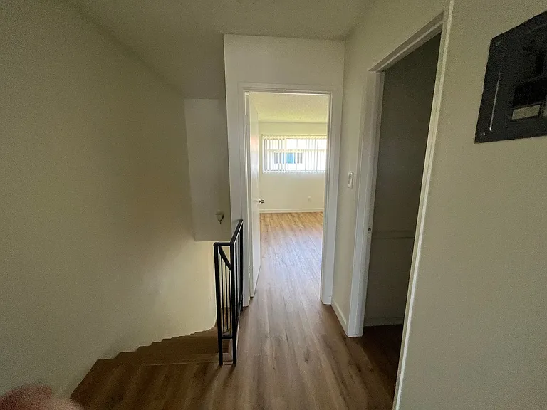 Flower Street Apartments — Photo 13