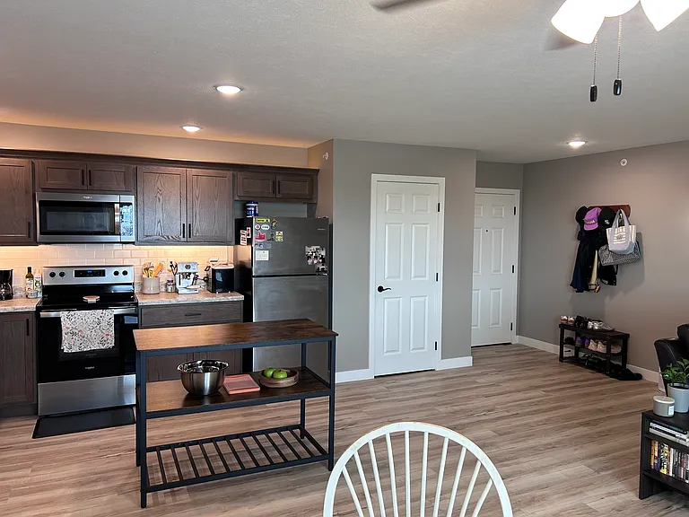 170 E Clay St #5 — Photo 11