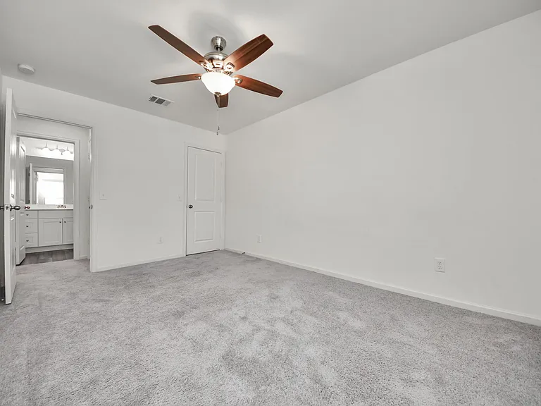 1021 Pin Cherry Ln — Photo 17
