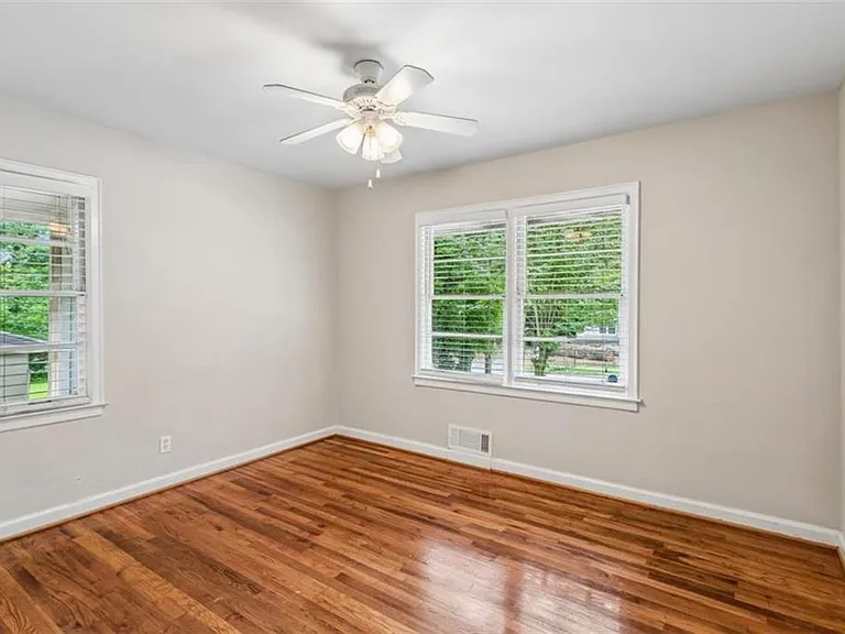 1910 La Dawn Ln NW — Photo 11