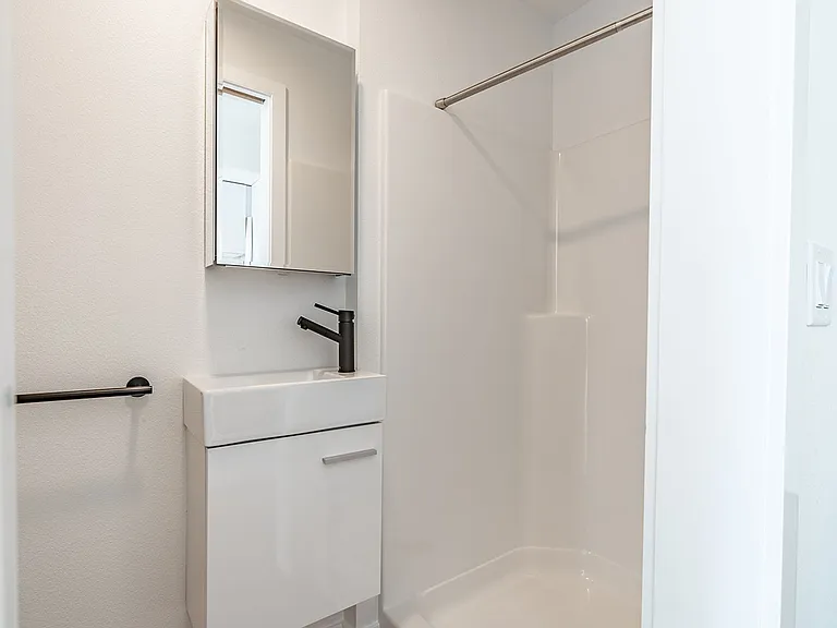 Beautiful Brand New Boutique Apartment Community — Photo 24