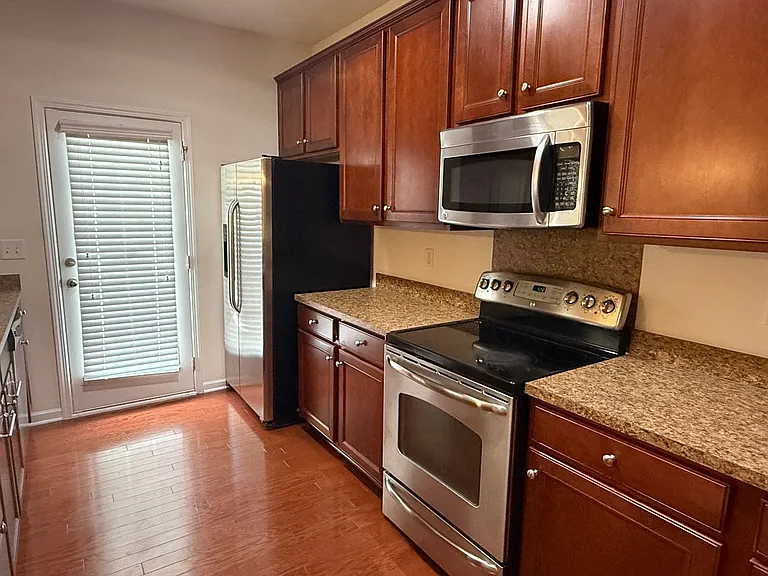 13138 Erwin Rd — Photo 5
