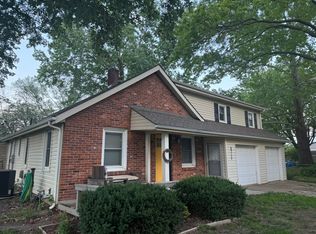 6717 NW Blair Rd, Parkville, MO 64152