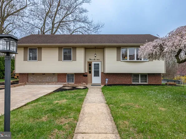 316 Morrison Rd, Reading, PA 19601