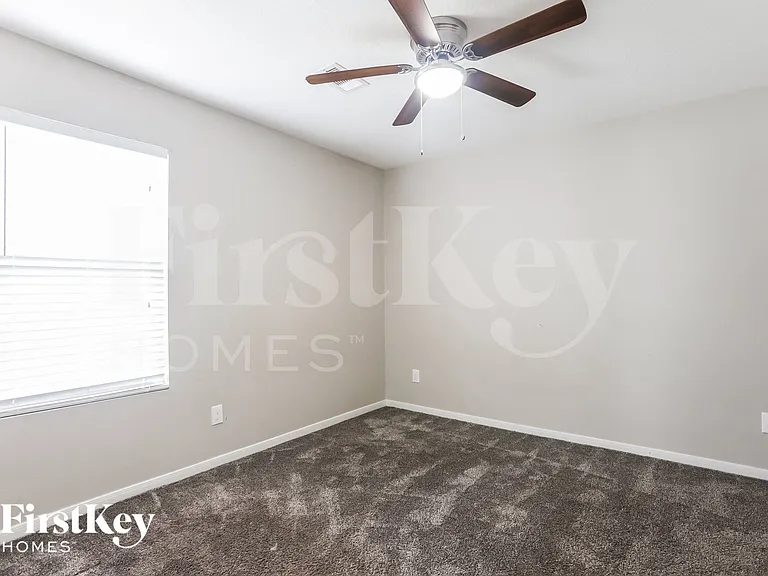 1826 Sun Point Ct — Photo 8
