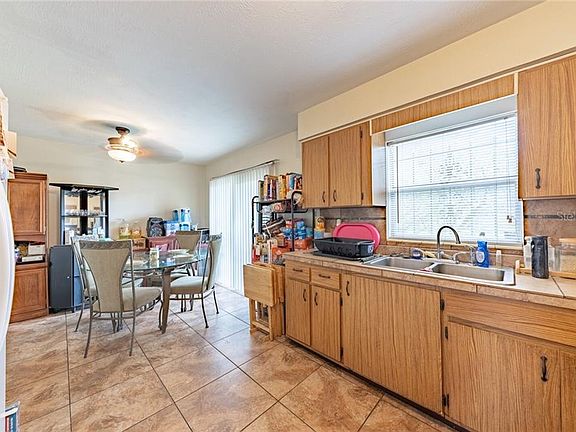 5th image of 6807 N 47th St