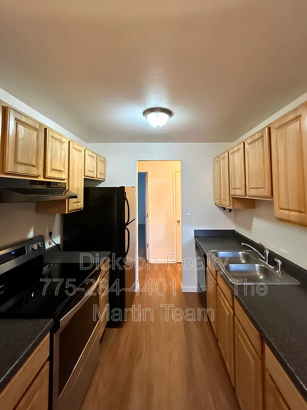 2 bed, 1.0 bath, 963 sqft, $1,450 — Photo 2
