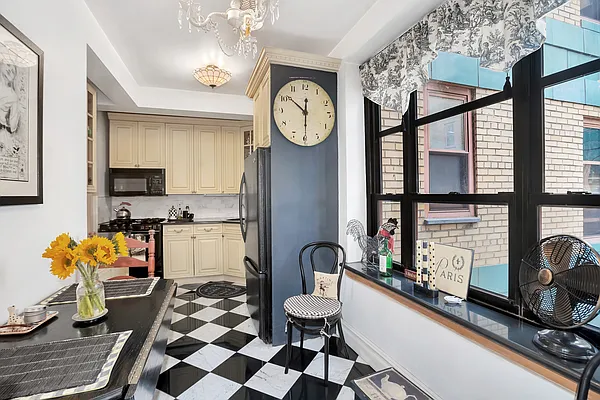 Sold by Compass | media 6
