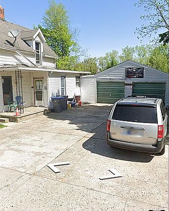 2nd image of 220 S Shore Dr