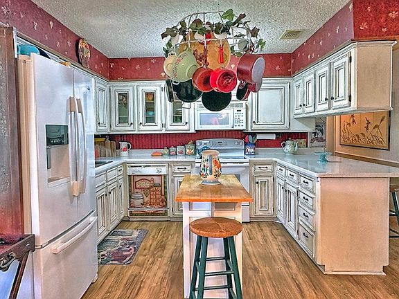 5th image of 2307 Crystal Dr