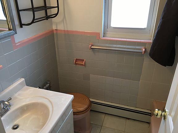 5th image of 2501 Crescent St