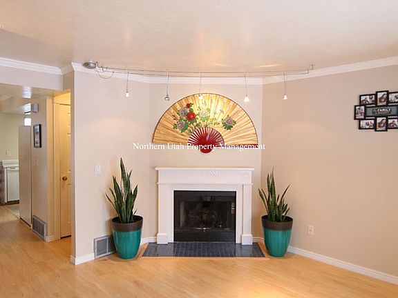 3 Front Room_02182021