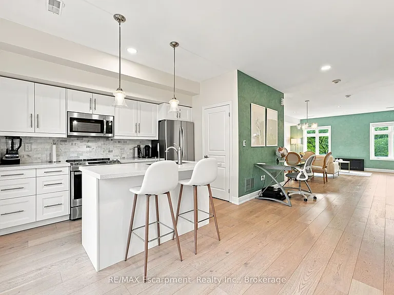 362 Plains Rd E #34 — Photo 4