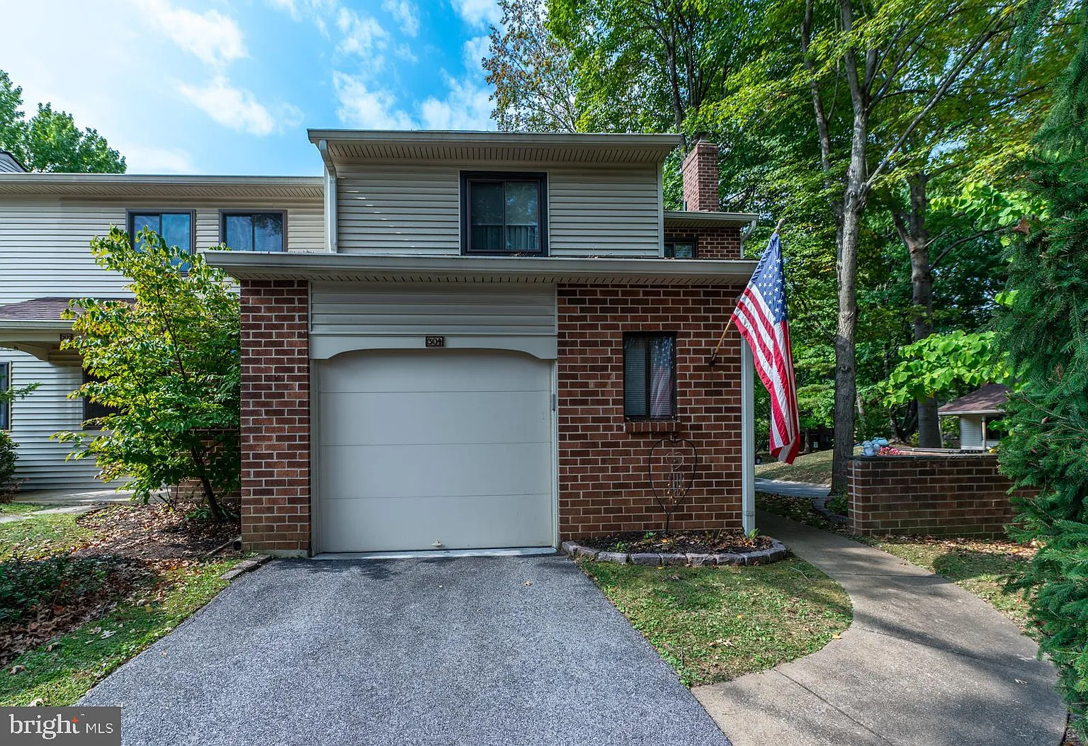 304 Camsten Ct photo 1