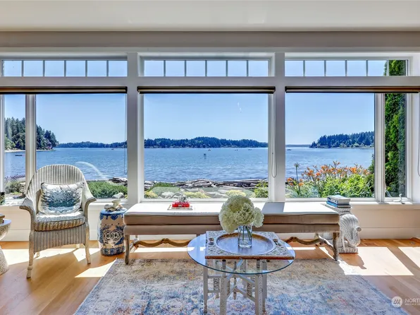 4582 Point White Drive NE, Bainbridge Island, WA 98110