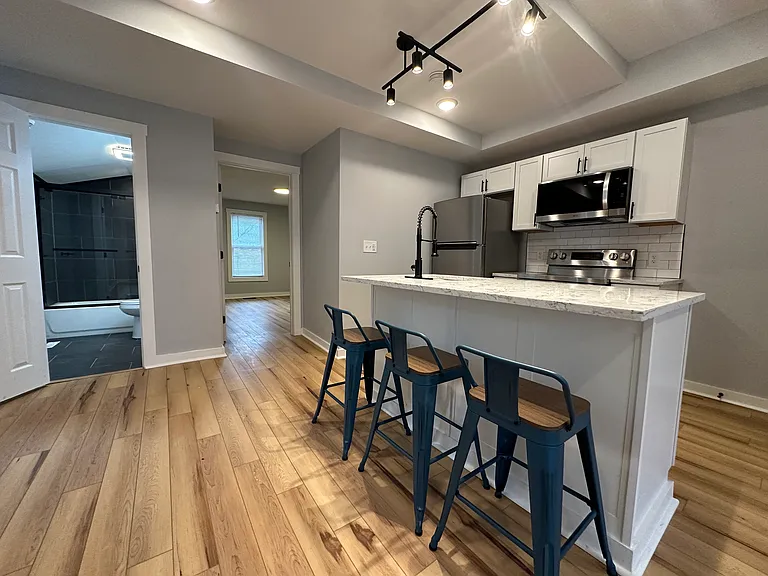 128 Caroline Ave #2 — Photo 42