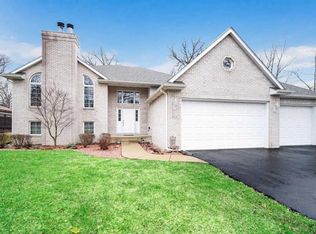 8920 Edison Ct, Crown Point, IN 46307