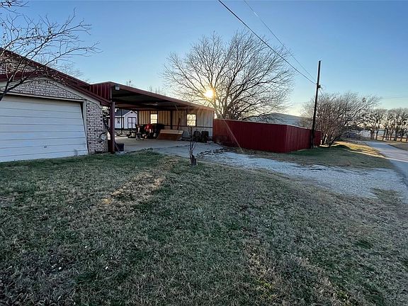 3rd image of 909 Fannin St