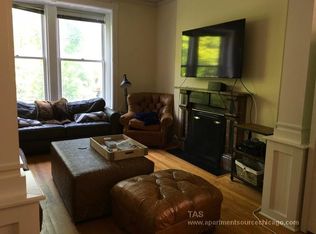 1043 W Webster Ave #2-F, Chicago, IL 60614