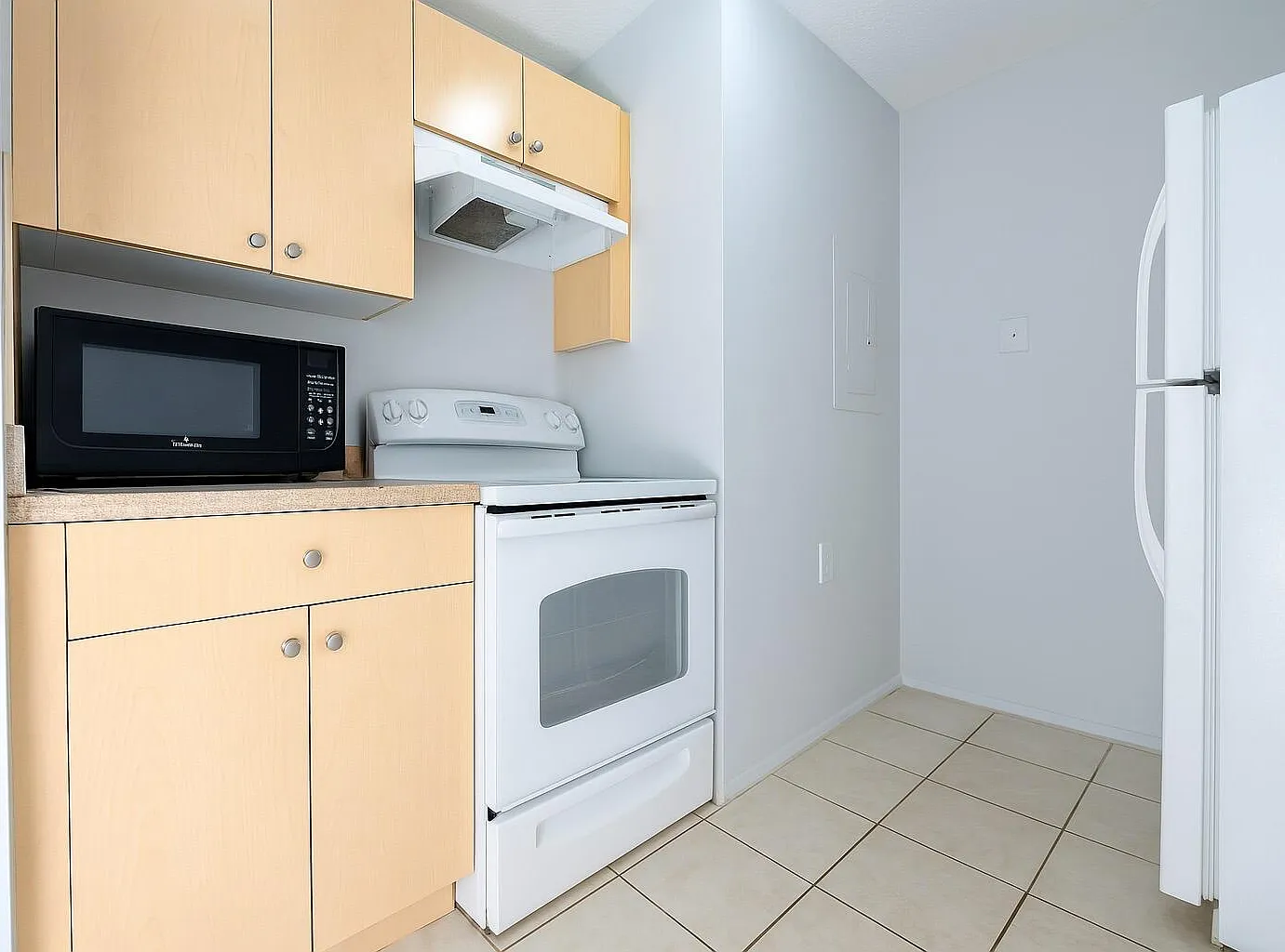 2 bed, 1.0 bath, 708 sqft, $1,750 — Photo 3