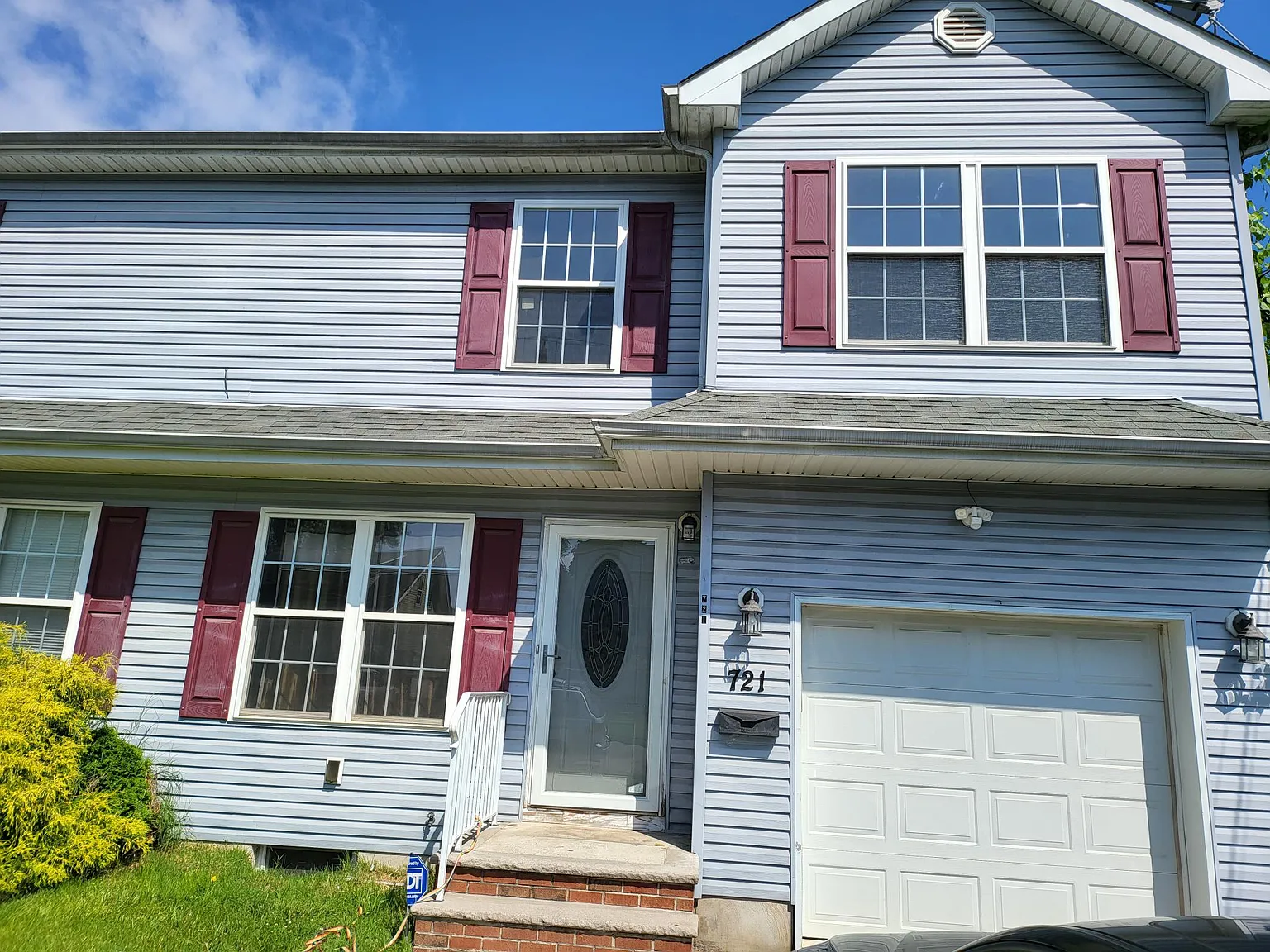 3 bed, 2.5 bath, 1940 sqft, $3,300 — Photo 1