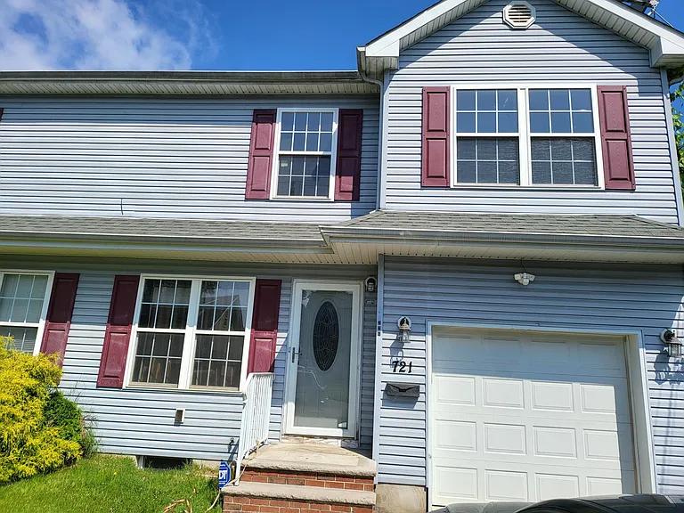 721 Drake Ave — Photo 4