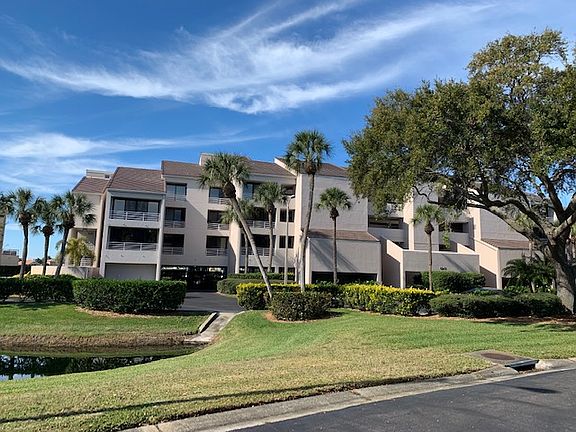 3rd image of 6240 Kipps Colony Ct