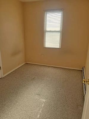 3rd image of 260 Grimsby St #2F