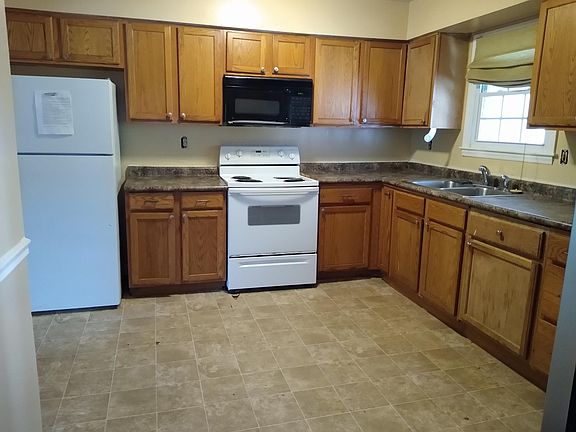 2nd image of 2609 E Weaver St